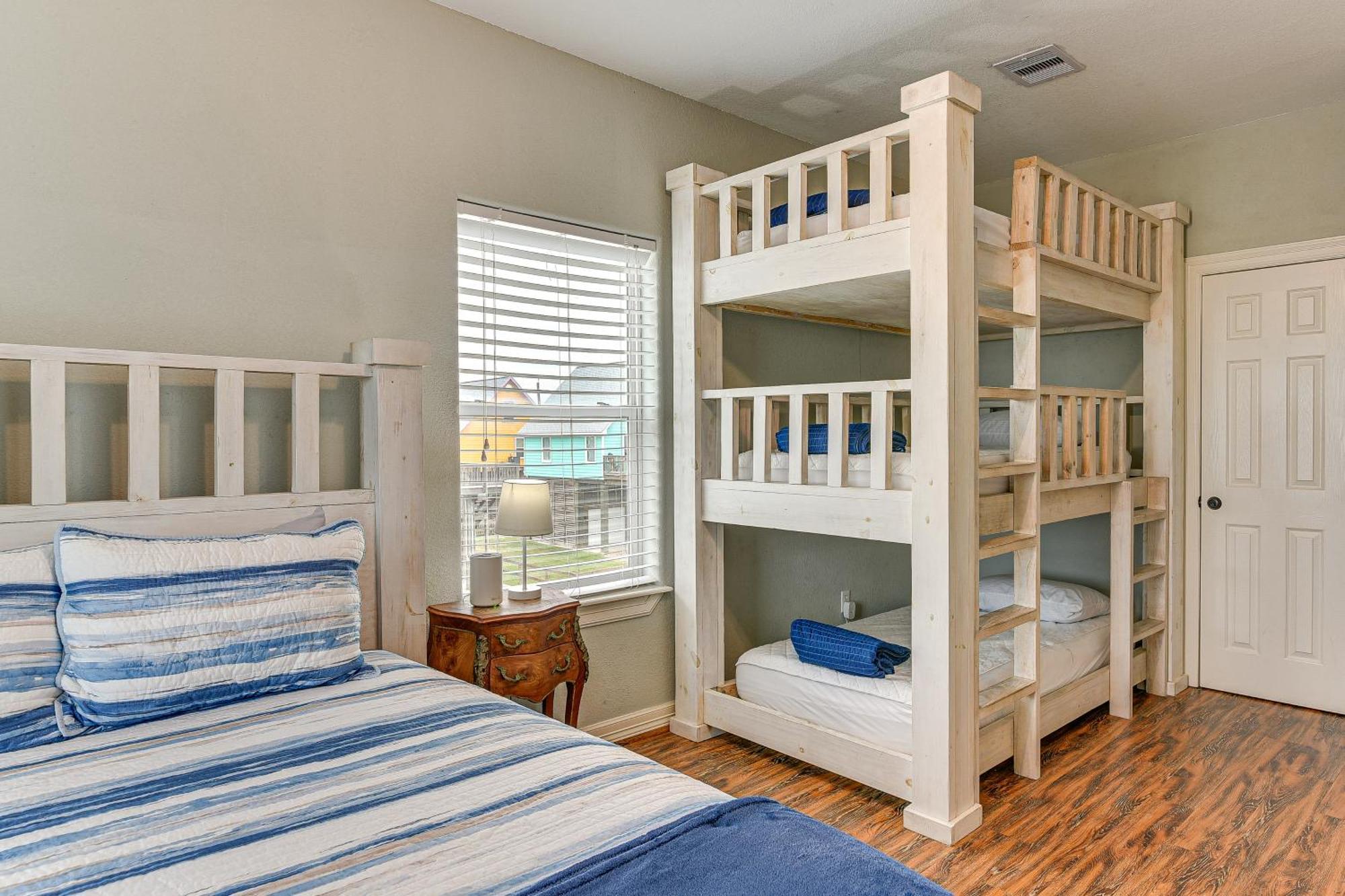 Large Group Gulf Retreat, Steps To Surfside Beach! Exterior photo