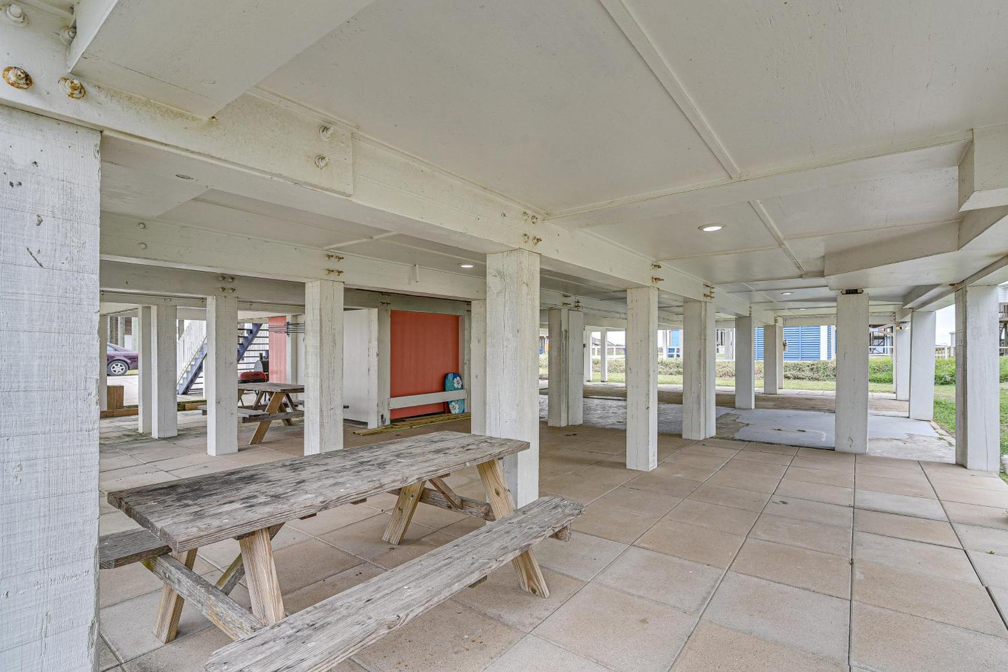 Large Group Gulf Retreat, Steps To Surfside Beach! Exterior photo