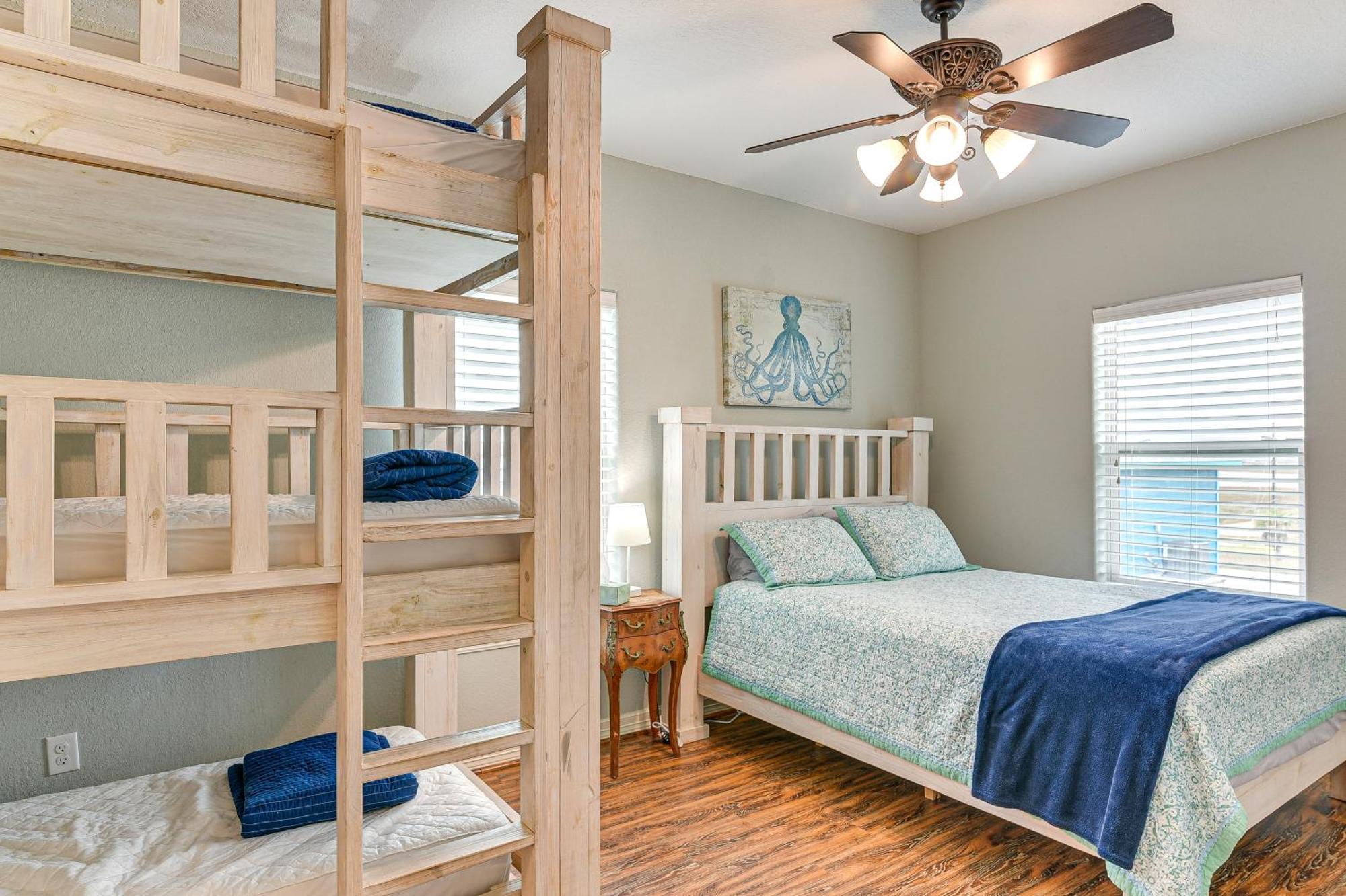 Large Group Gulf Retreat, Steps To Surfside Beach! Exterior photo