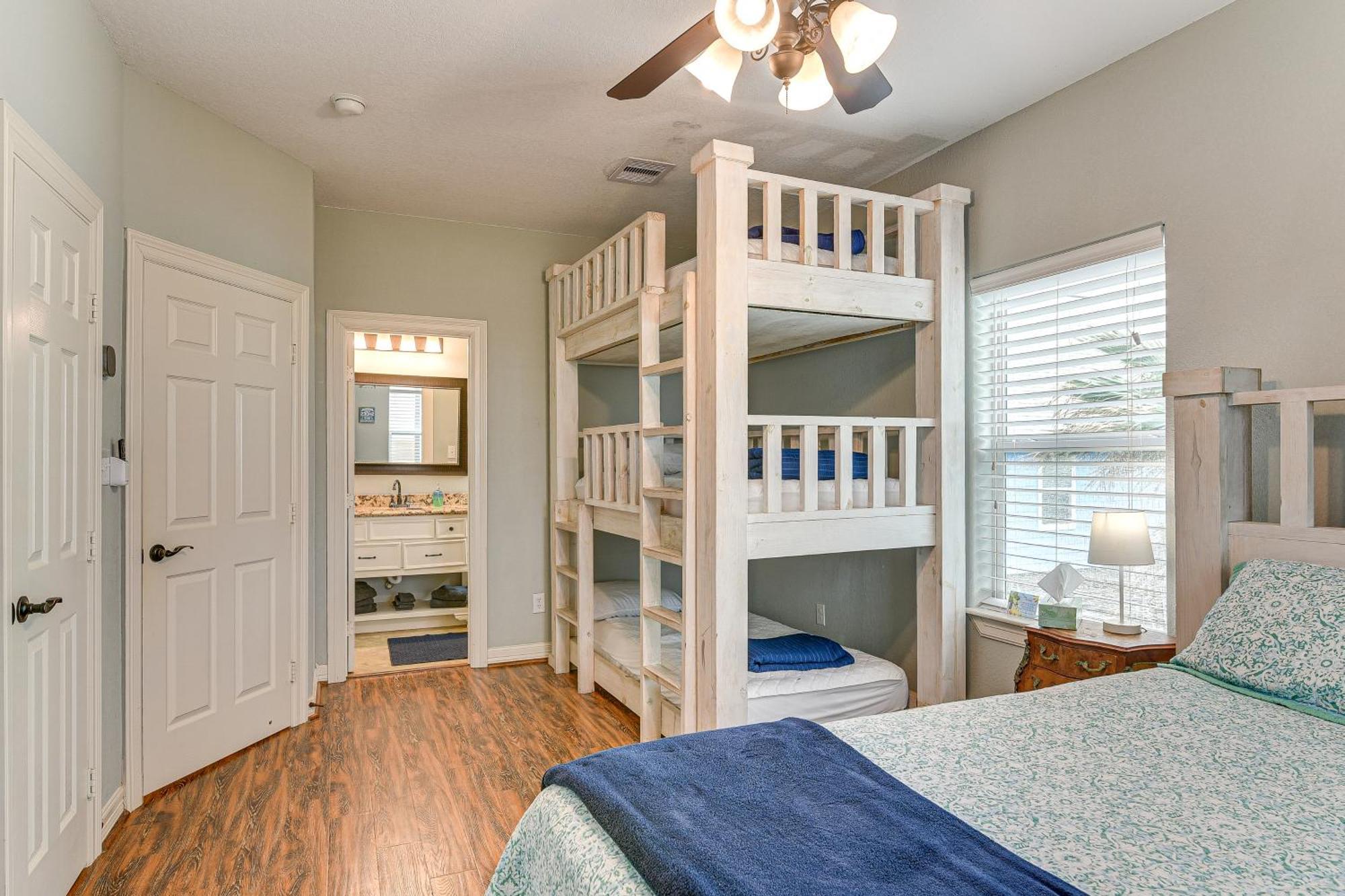 Large Group Gulf Retreat, Steps To Surfside Beach! Exterior photo